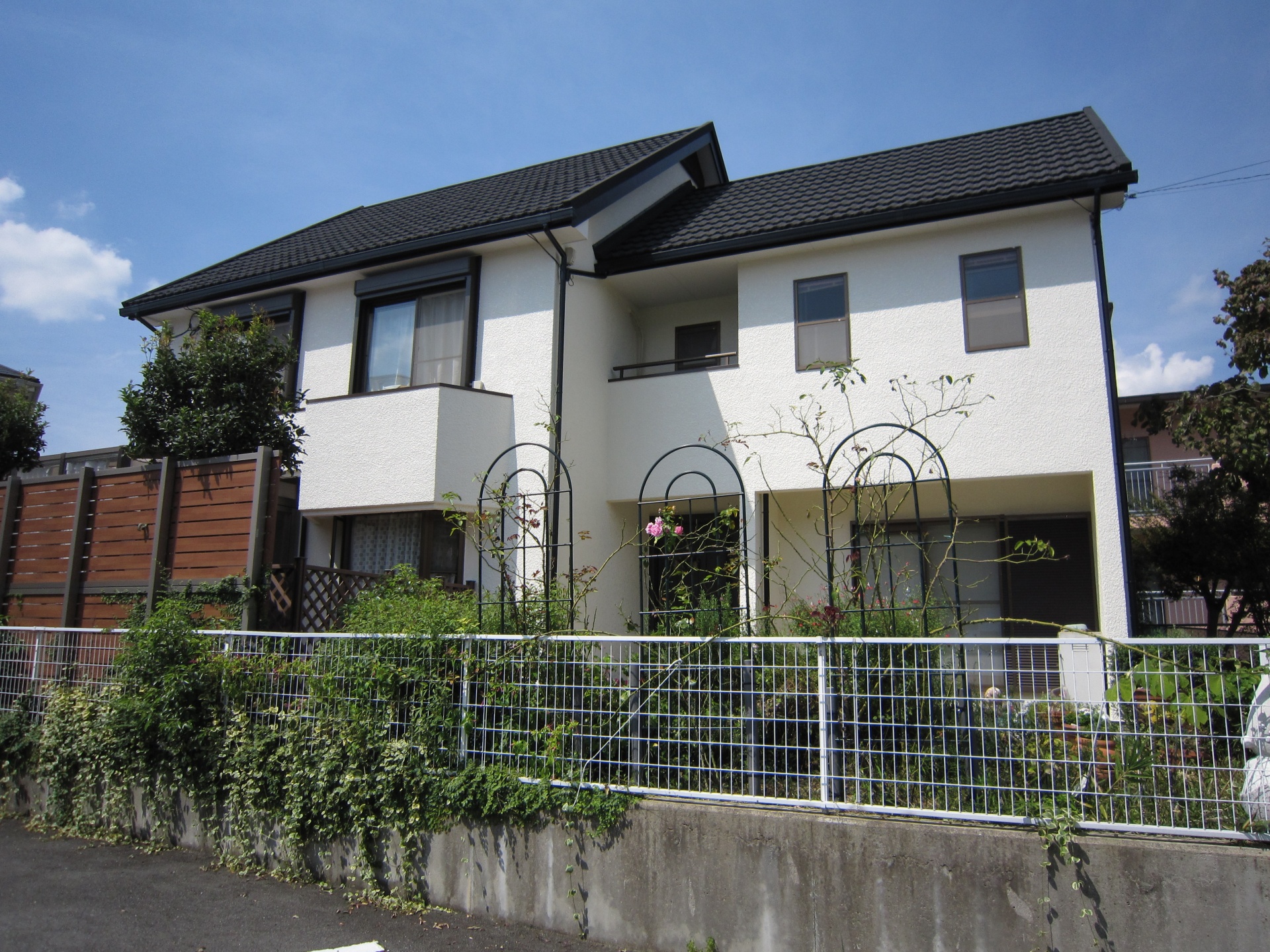 外壁塗装｜Ｔルーフ｜リフォームシャッター｜枚方市