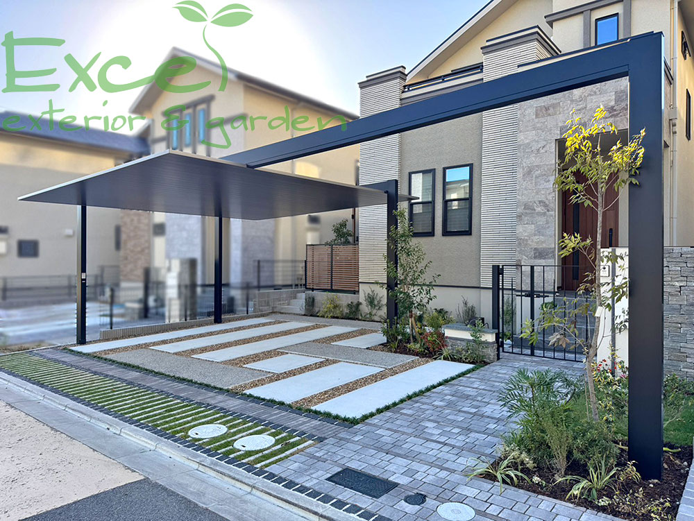 アプローチの動線と植栽の位置に配慮｜カーポートSC2台用梁延長タイプ｜吹田市