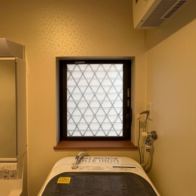 洗面所内窓インプラス施工前